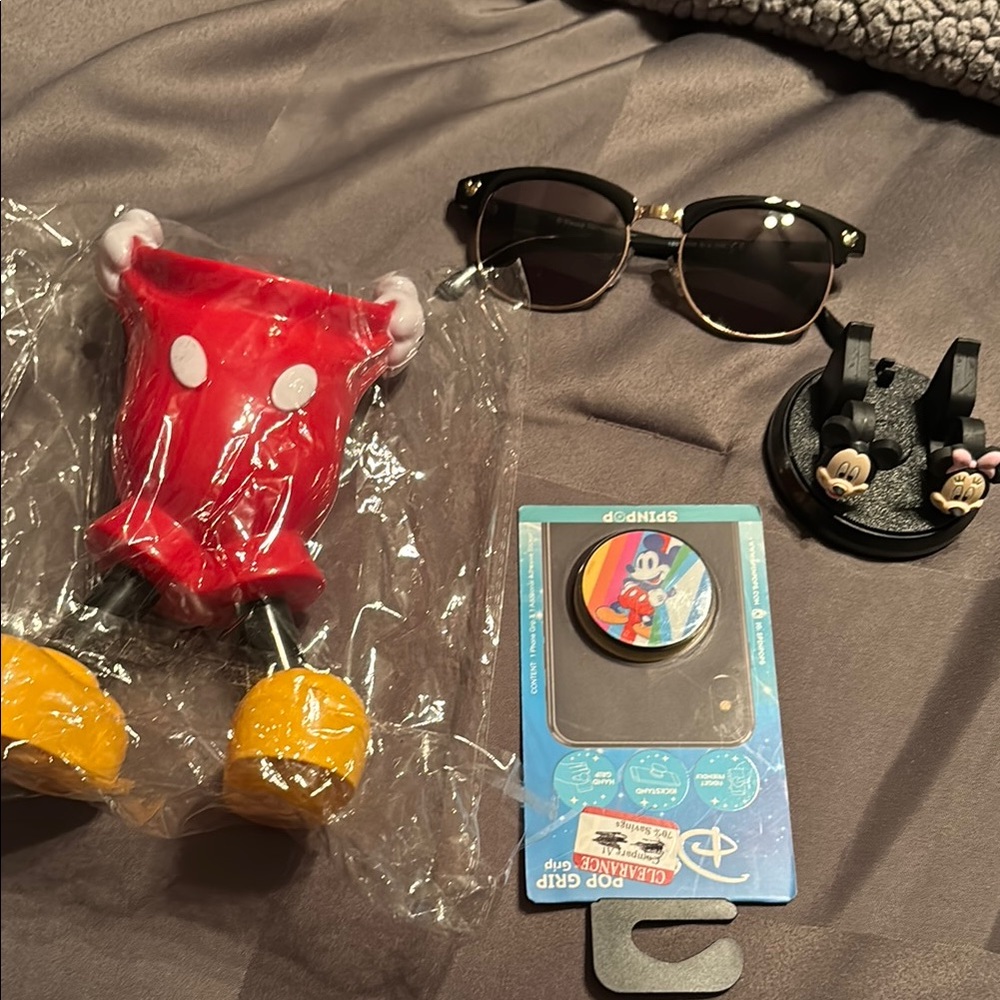 Disney Mickey Mouse Accessories Set